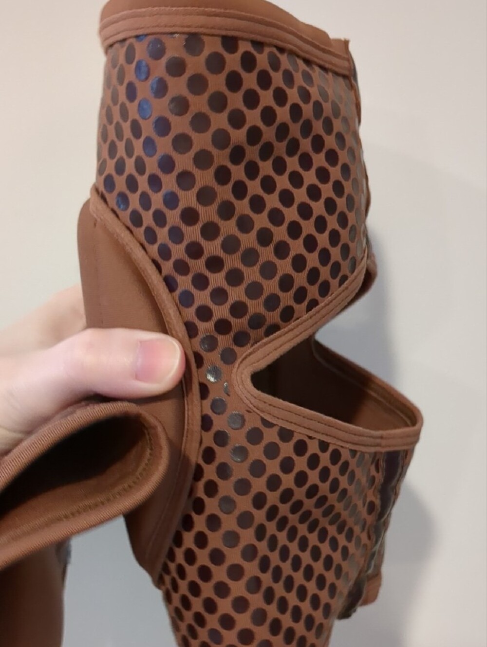 Queen Wear Mocha Grippy Padded Knee Pads in Size Large - Picture 8 of 11